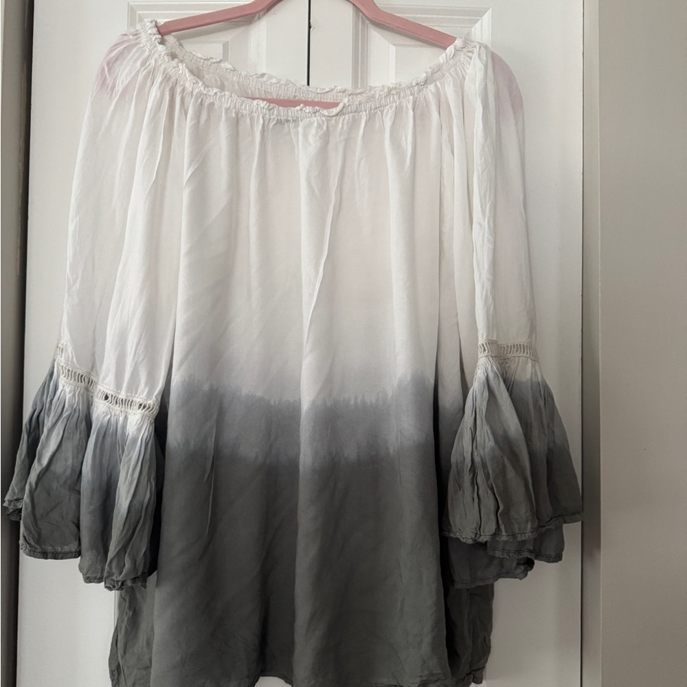 Context - Elegant Ombre Off-Shoulder Top